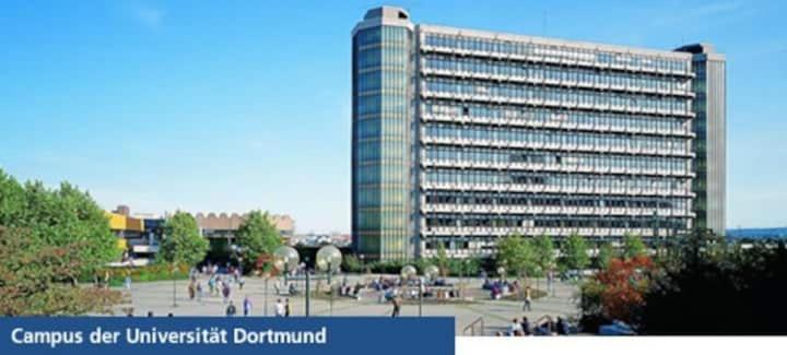 Schoene Grosse Wohnung 2 Schlafzimmer Bis 6 Pax Naehe Stadion Signal Iduna Dortmund Exterior foto